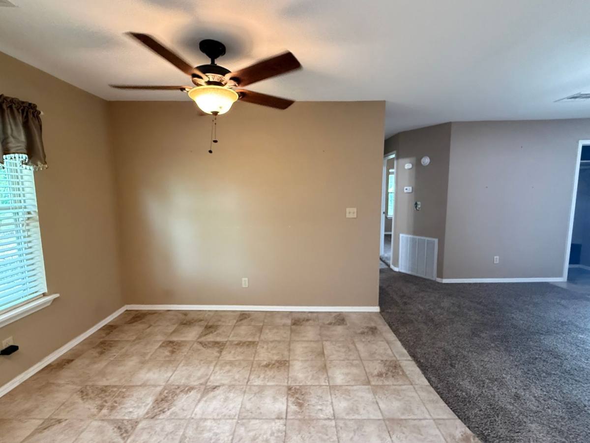 House for rent at 537 E Allen St, Kellyville, OK 74039