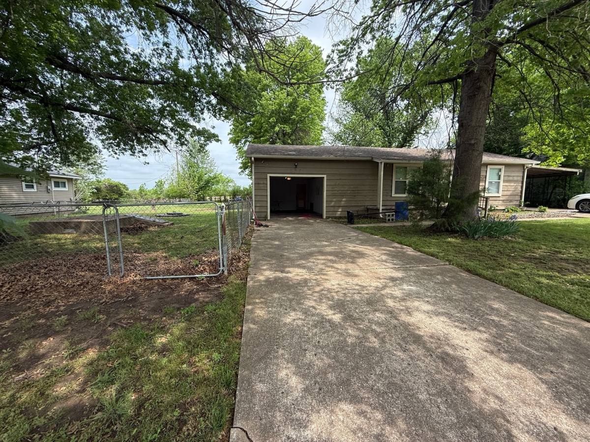 House for rent at 537 E Allen St, Kellyville, OK 74039