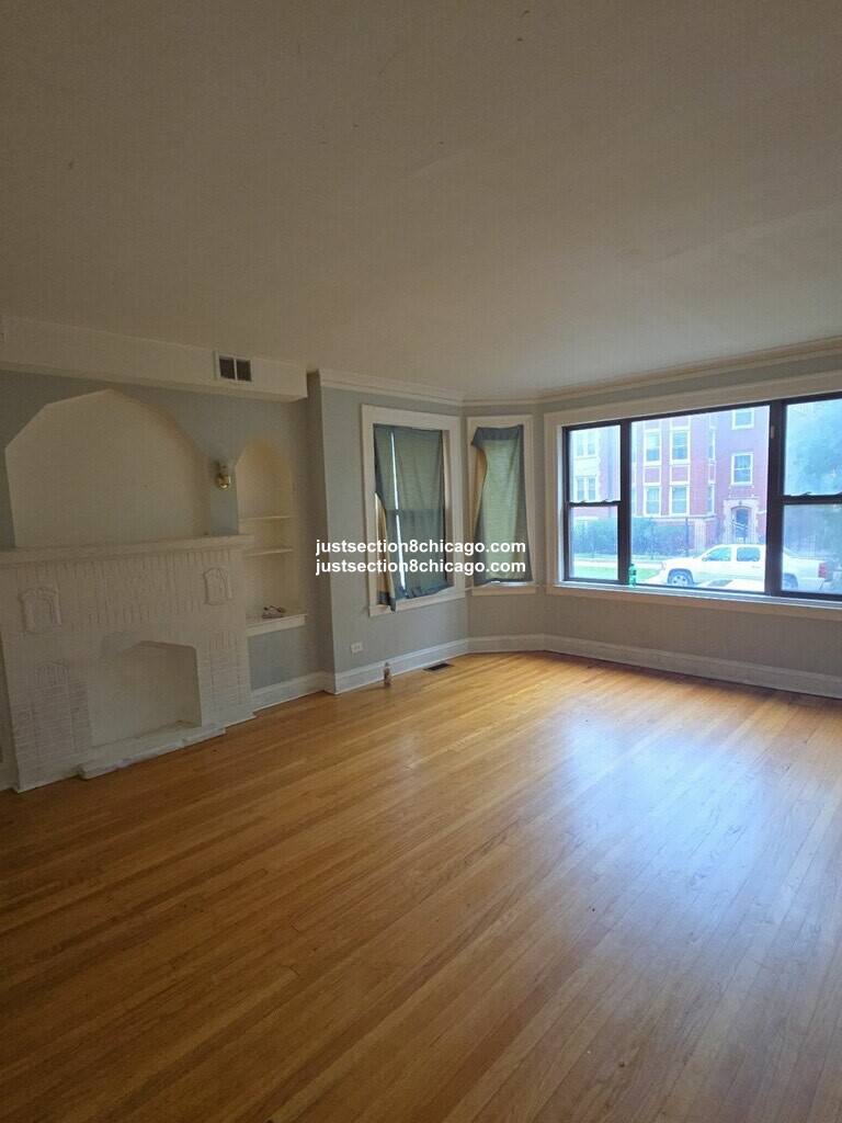 Apartment for rent at 9132 S Laflin St #3S, Chicago, IL 60620