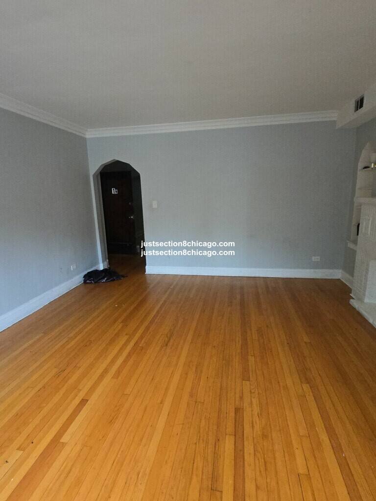 Apartment for rent at 9132 S Laflin St #3S, Chicago, IL 60620
