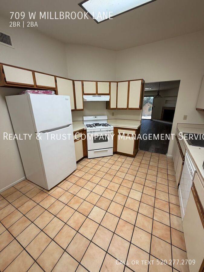 Townhouse for rent at 709 W Millbrook Lane, Tucson, AZ 85704