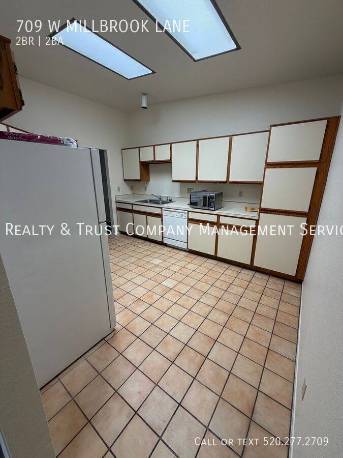 Townhouse for rent at 709 W Millbrook Lane, Tucson, AZ 85704