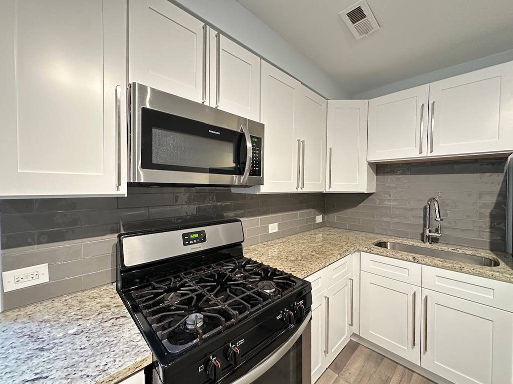 Apartment for rent at 4148 Cermak #I, Chicago, IL 60623