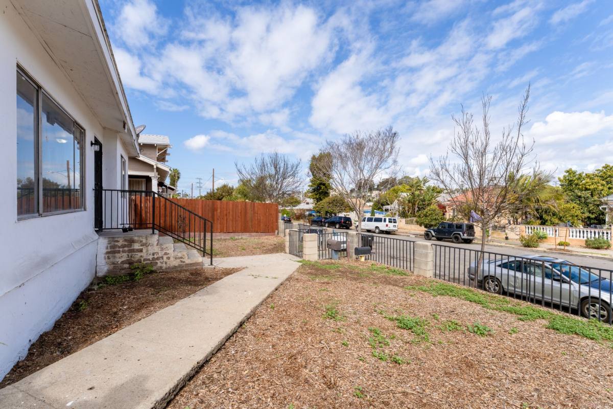 Apartment for rent at 2085 Franklin, San Diego, CA 92113
