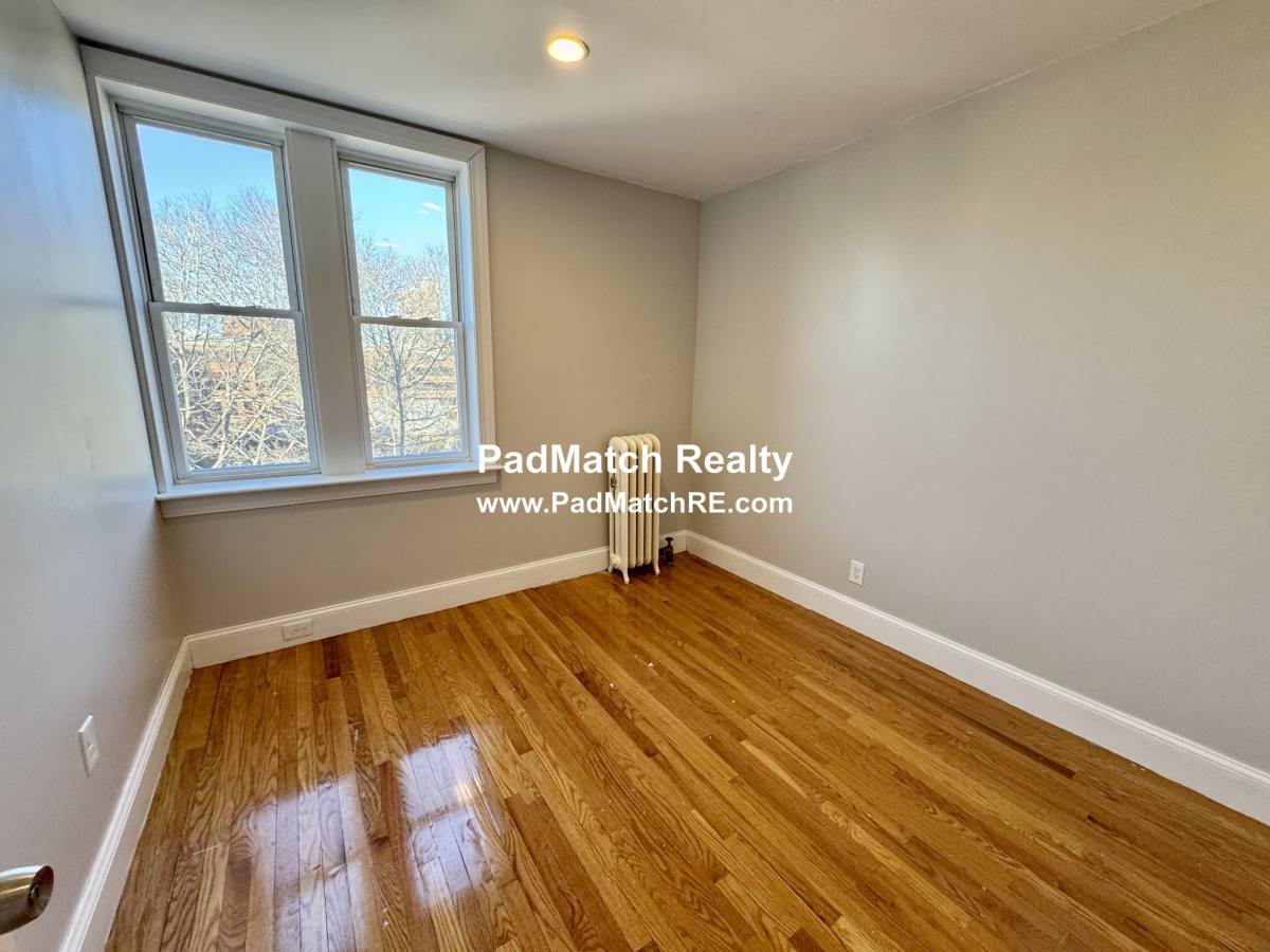 Apartment for rent at 76 Egmont St #5, Brookline, MA 02446