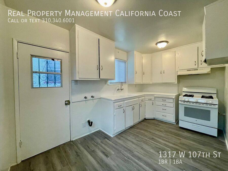 House for rent at 1317 W 107th St, Los Angeles, CA 90044