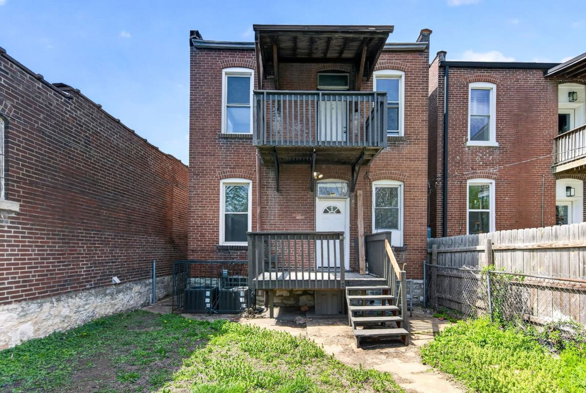 House for rent at 3526 S Spring Ave, Saint Louis, MO 63116