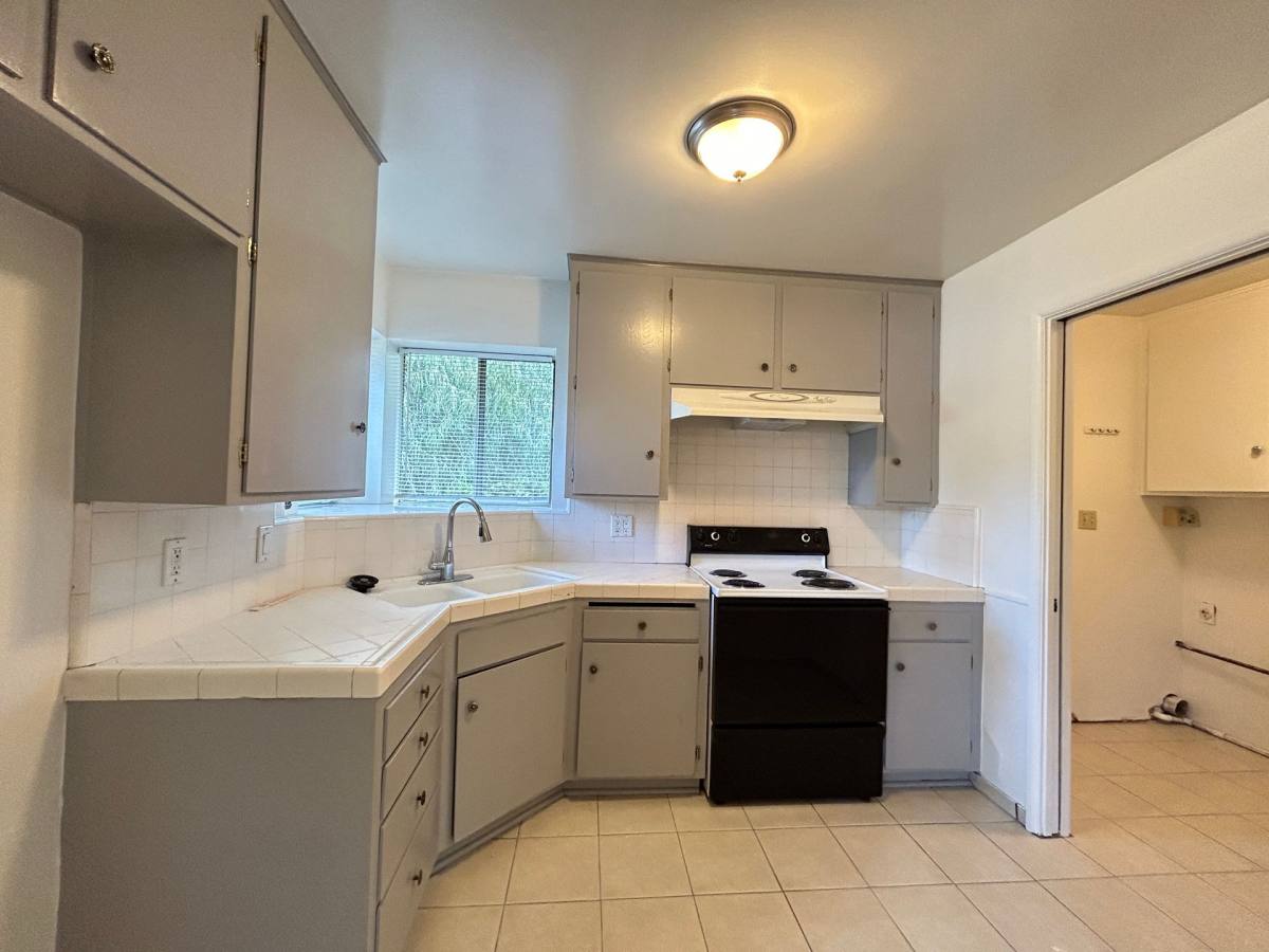 House for rent at 610 E Palmyra Ave, Orange, CA 92866