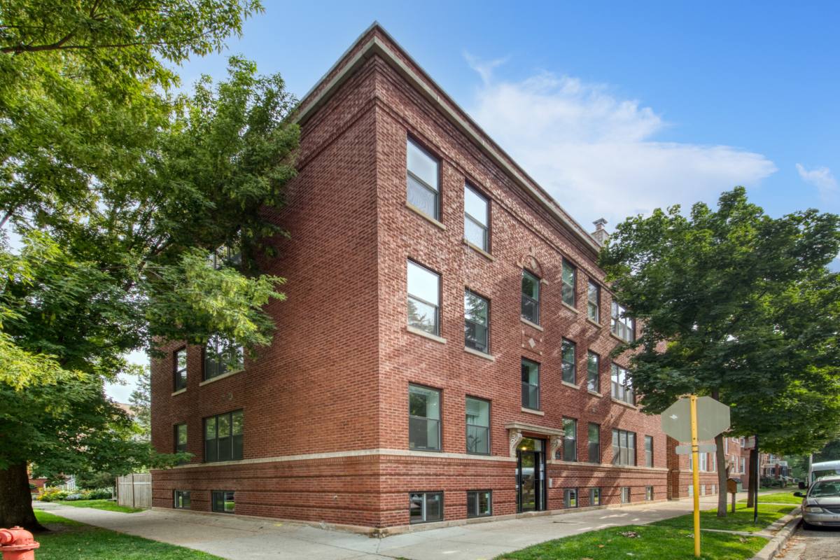 Apartment for rent at 1658 W Summerdale #1W, Chicago, IL 60640