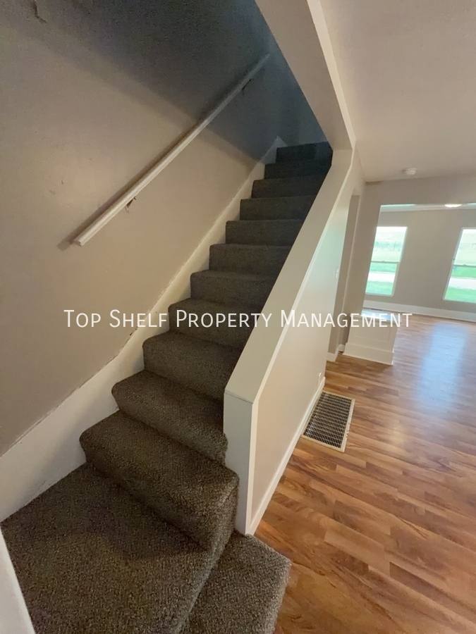 House for rent at 1713 Lyon St, Des Moines, IA 50316