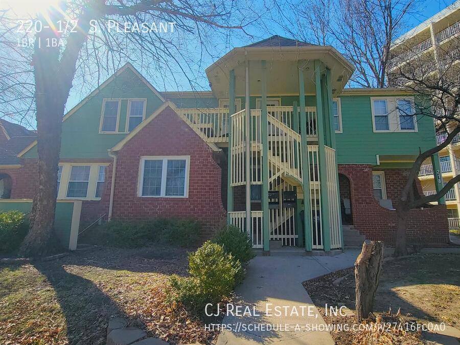 Apartment for rent at 220- 1 2 S Pleasant, Independence, MO 64050