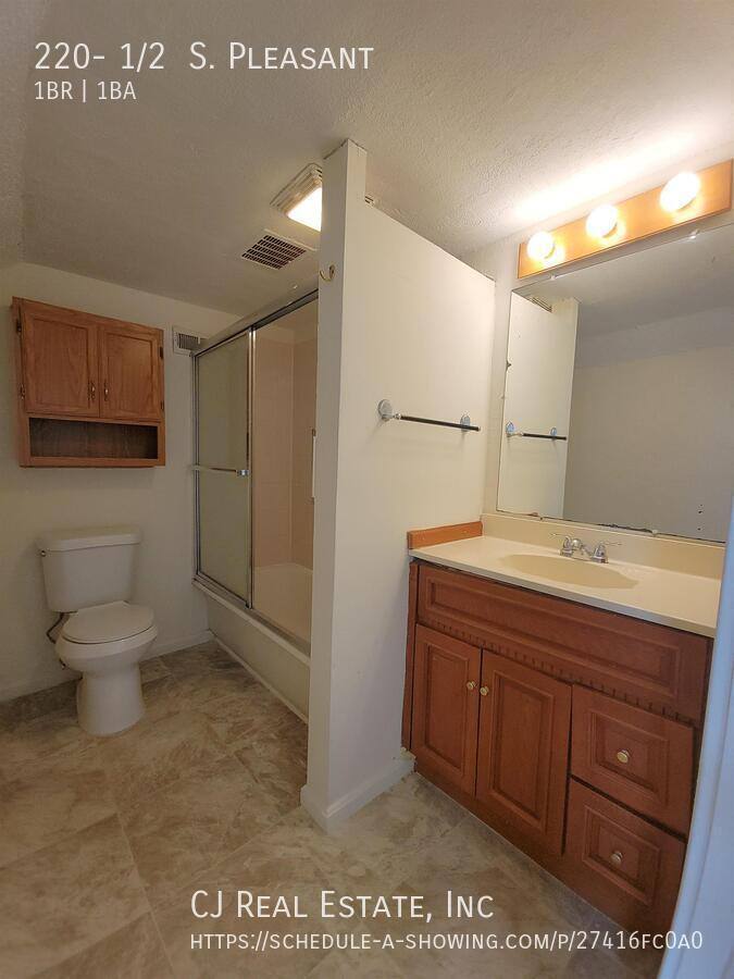 Apartment for rent at 220- 1 2 S Pleasant, Independence, MO 64050