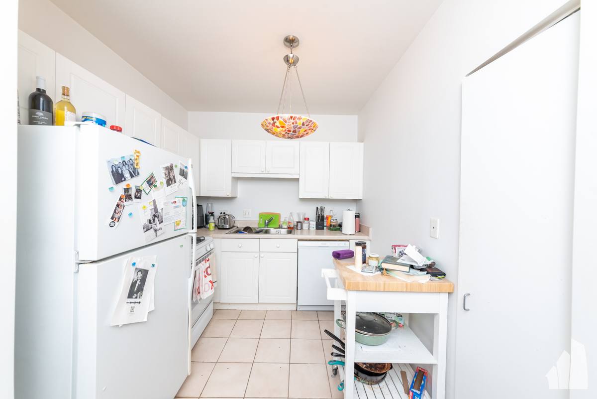 Apartment for rent at 21 W Chestnut St #1607, Chicago, IL 60610