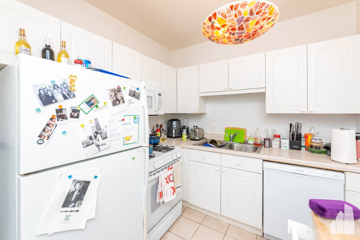 Apartment for rent at 21 W Chestnut St #1607, Chicago, IL 60610