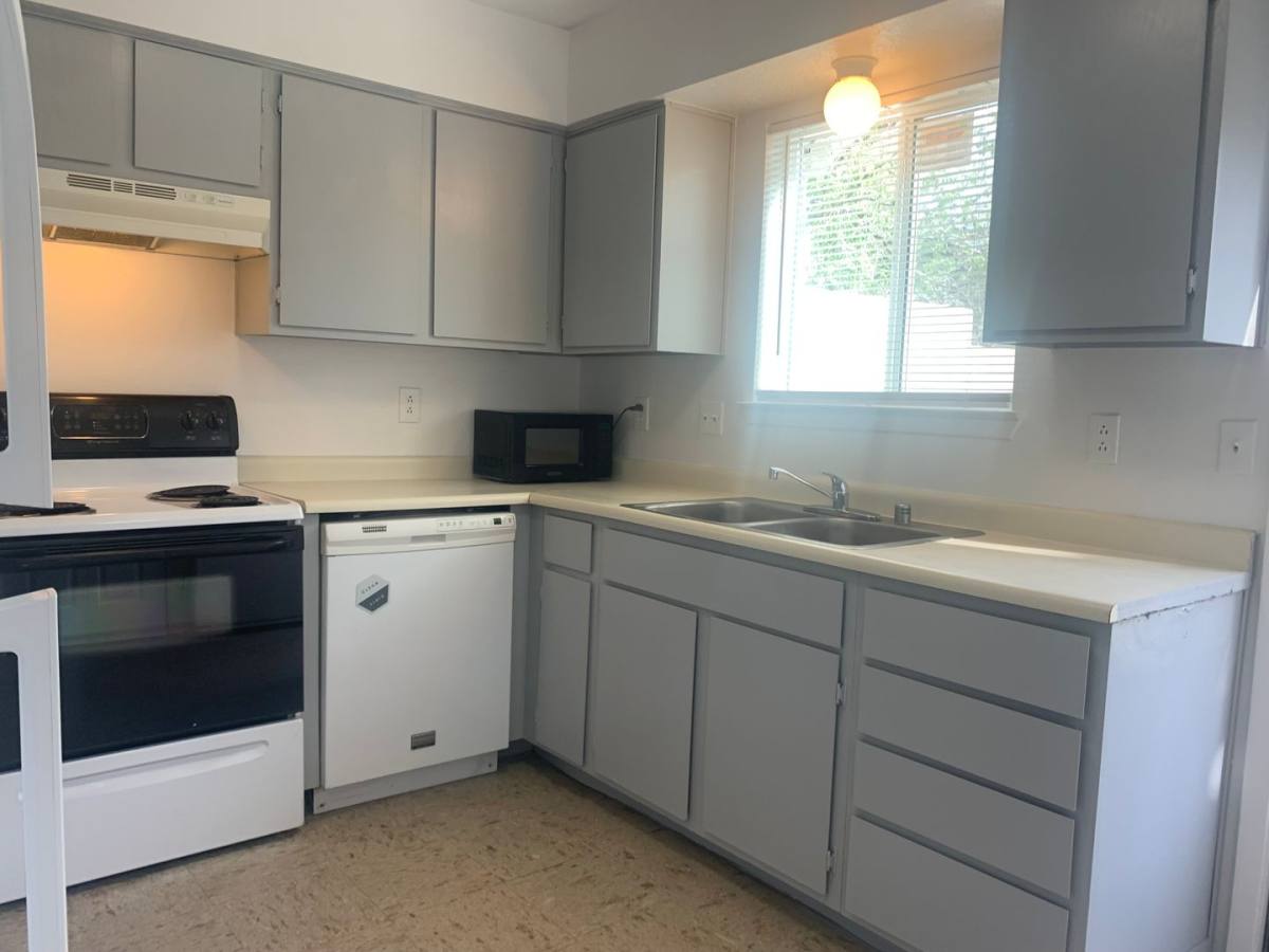 Apartment for rent at 12120 Candelaria Rd NE, Albuquerque, NM 87112