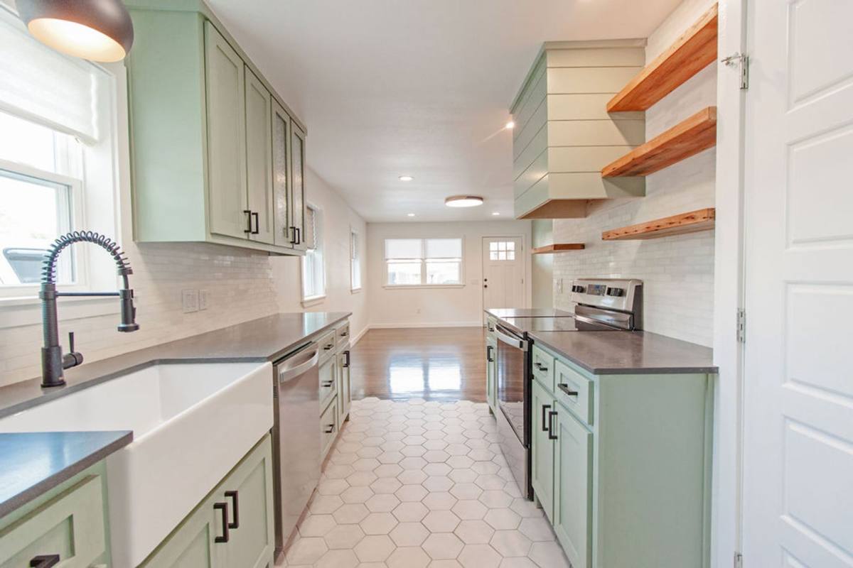 Apartment for rent at 400 W Poplar St #D, Rogers, AR 72756