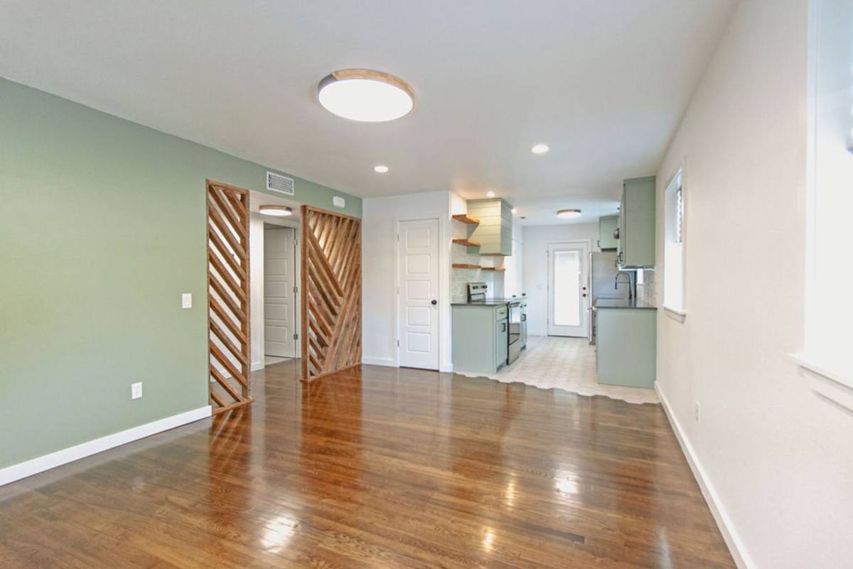 Apartment for rent at 400 W Poplar St #D, Rogers, AR 72756
