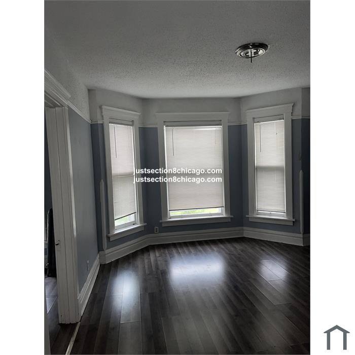 Apartment for rent at 6450 S Parnell #1, Chicago, IL 60637