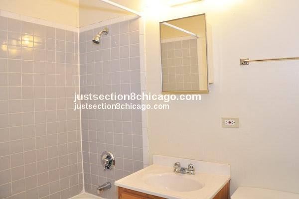 Apartment for rent at 4915 S Drexel #106, Chicago, IL 60615