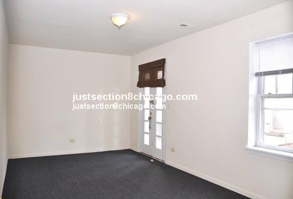 Apartment for rent at 4915 S Drexel #106, Chicago, IL 60615