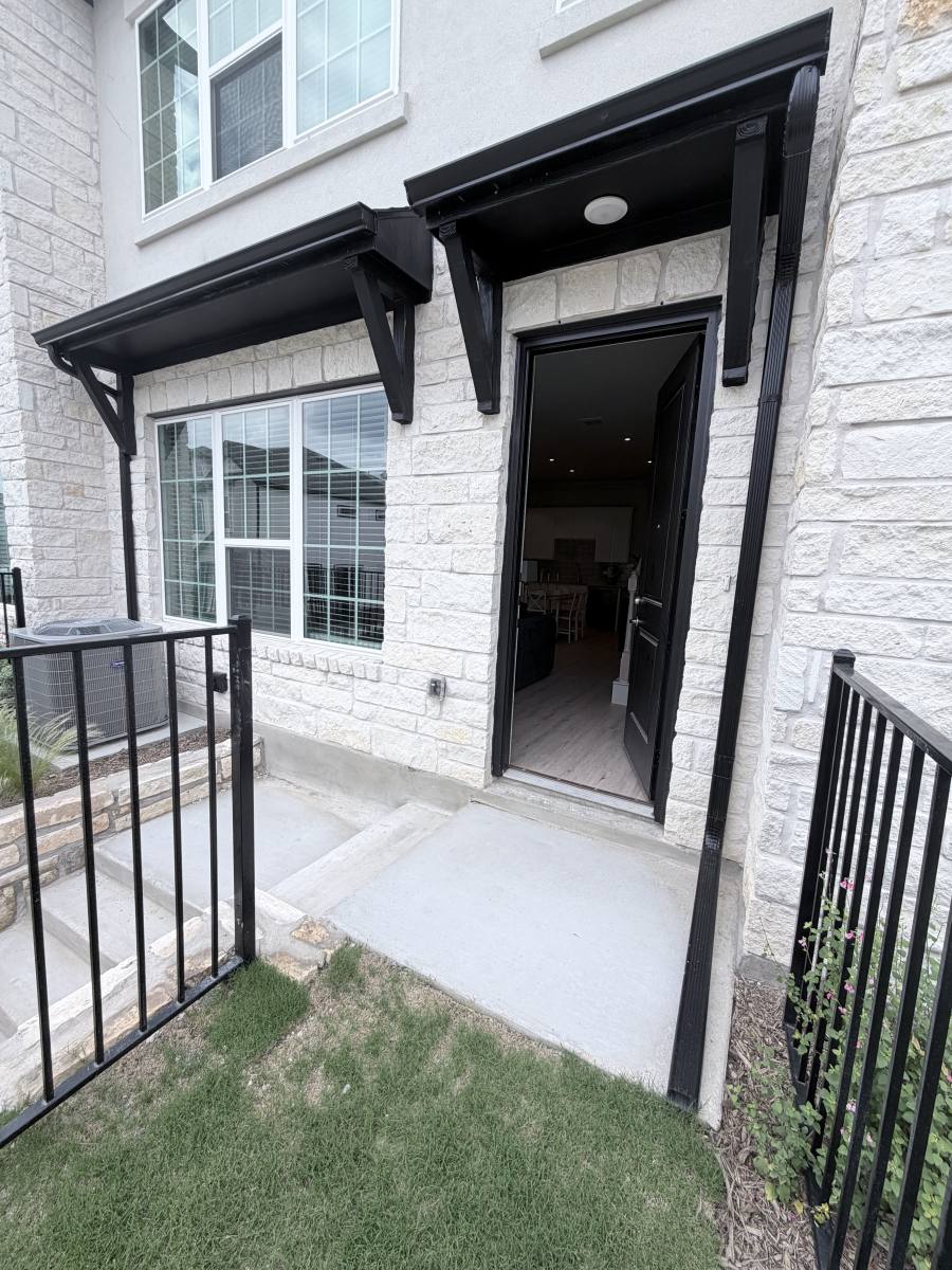 Townhouse for rent at 1211 Foxglove, New Braunfels, TX 78130