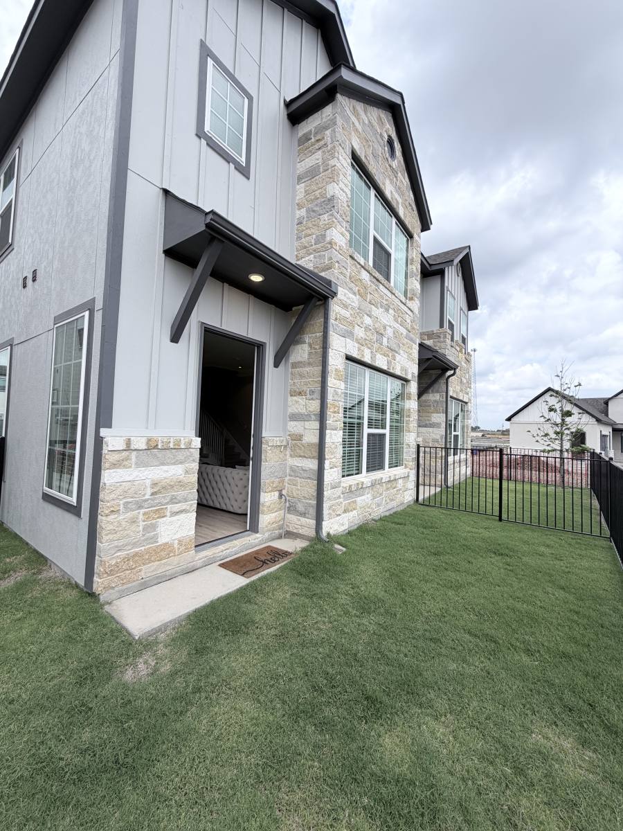 Townhouse for rent at 907 Beebrush Lane, New Braunfels, TX 78130