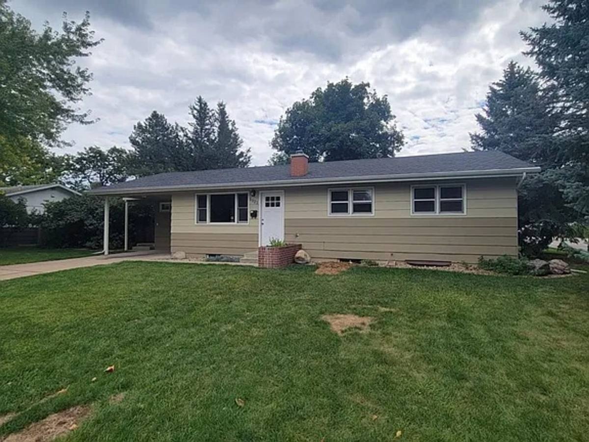 House for rent at 1321 Lakewood Dr, Fort Collins, CO 80521