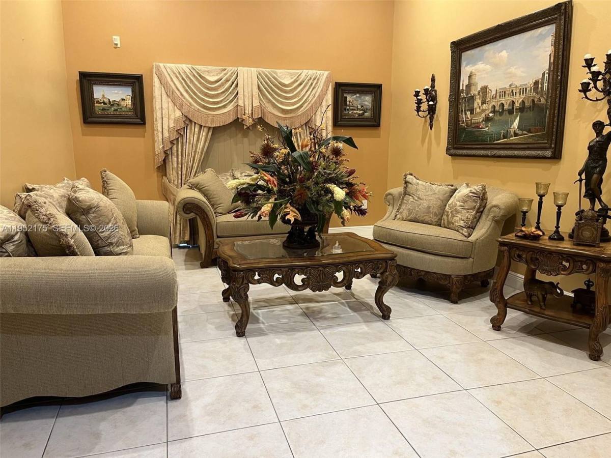 House for rent at 450 NW 130th Ave, Miami, FL 33182