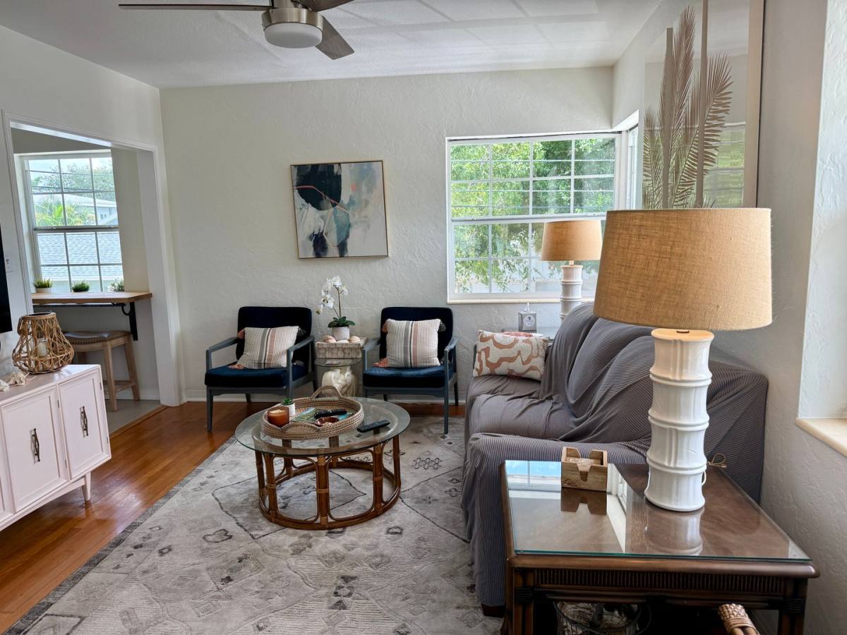 Apartment for rent at 175 1 2 28th Ave NE, Saint Petersburg, FL 33703
