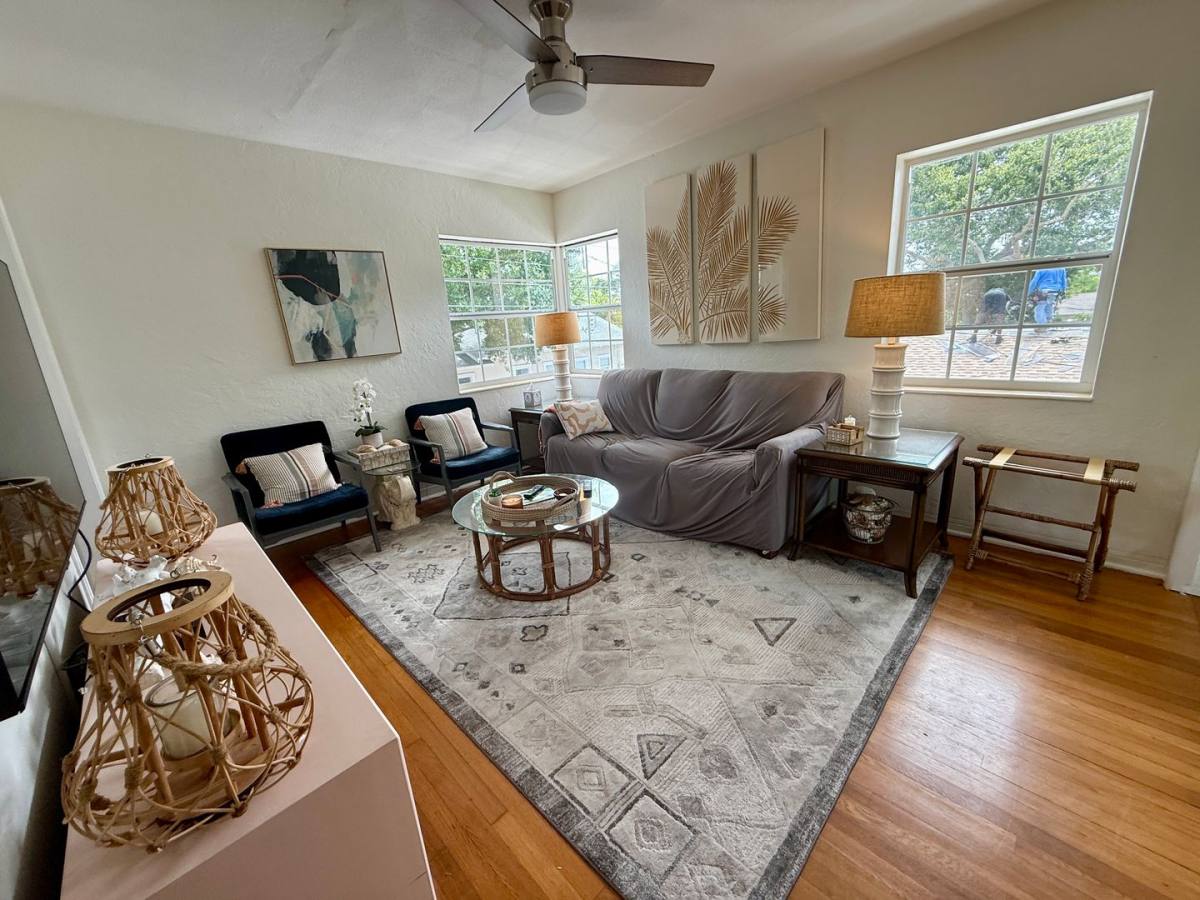Apartment for rent at 175 1 2 28th Ave NE, Saint Petersburg, FL 33703