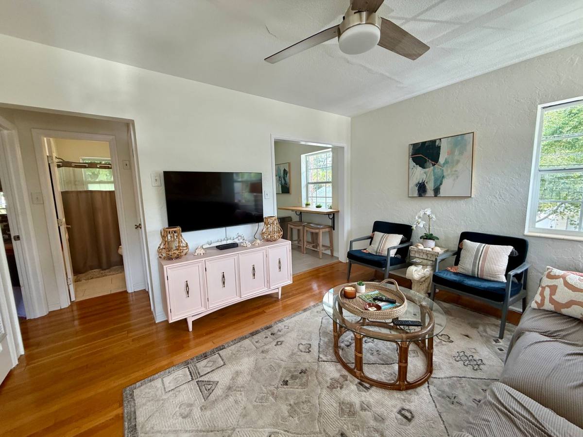 Apartment for rent at 175 1 2 28th Ave NE, Saint Petersburg, FL 33703