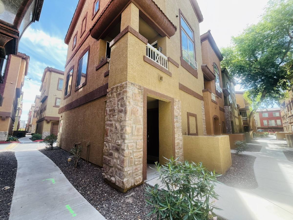 Townhouse for rent at 1920 E Bell Rd #1139, Phoenix, AZ 85022