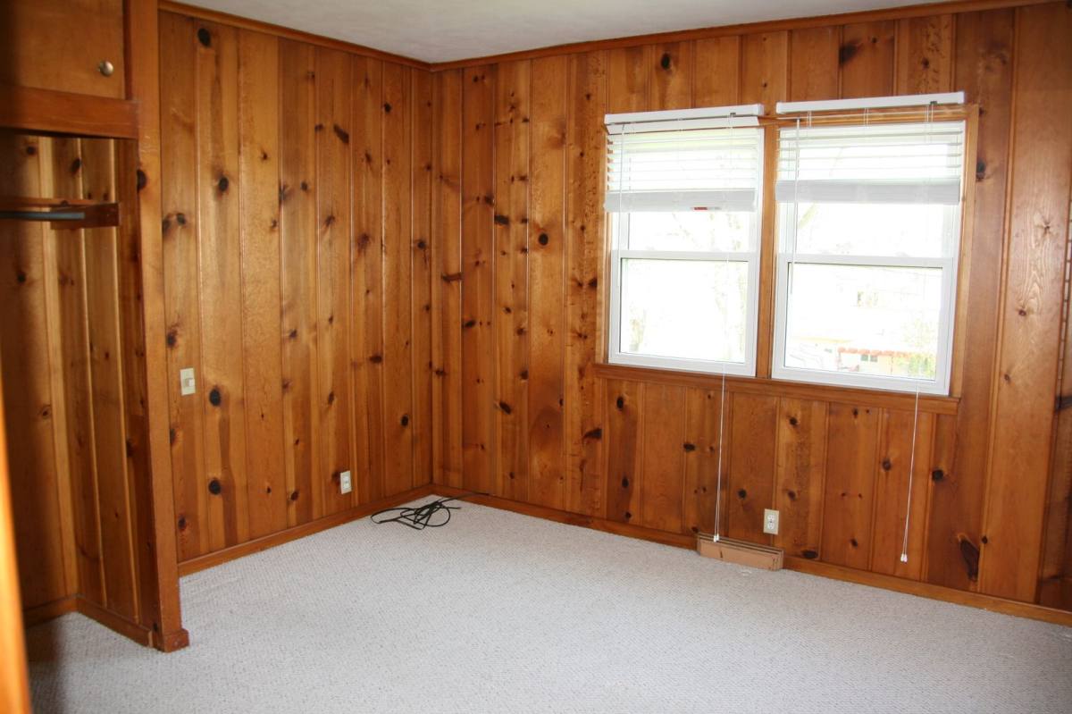 House for rent at 927 W 16th St, Cedar Falls, IA 50613
