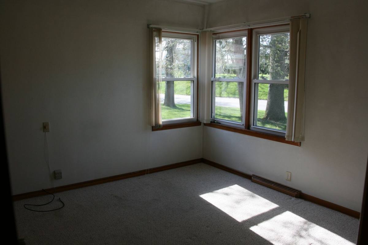 House for rent at 927 W 16th St, Cedar Falls, IA 50613