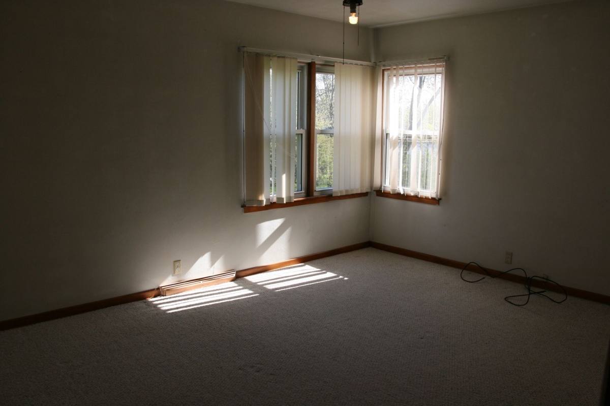 House for rent at 927 W 16th St, Cedar Falls, IA 50613