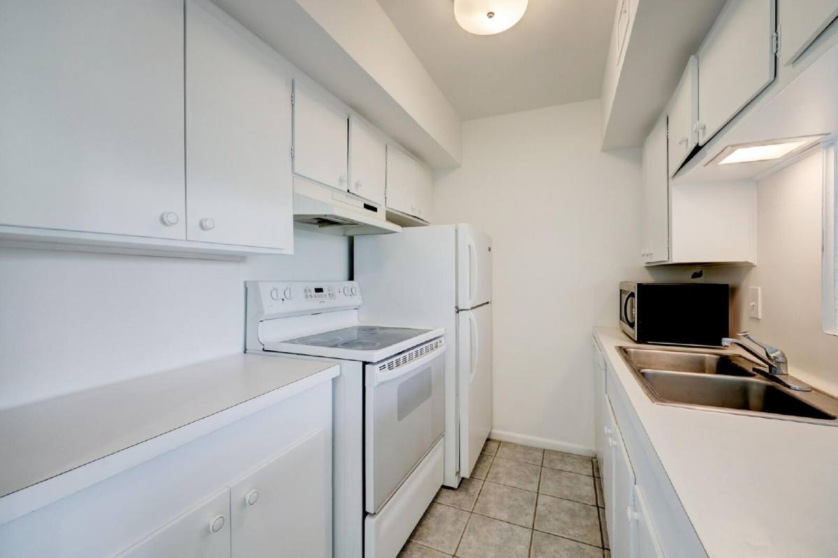 Apartment for rent at 5353 Institute Lane #29, Houston, TX 77005