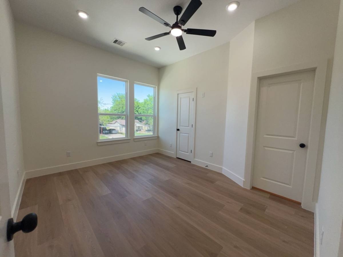 Apartment for rent at 7956 Bonaire St, Houston, TX 77028