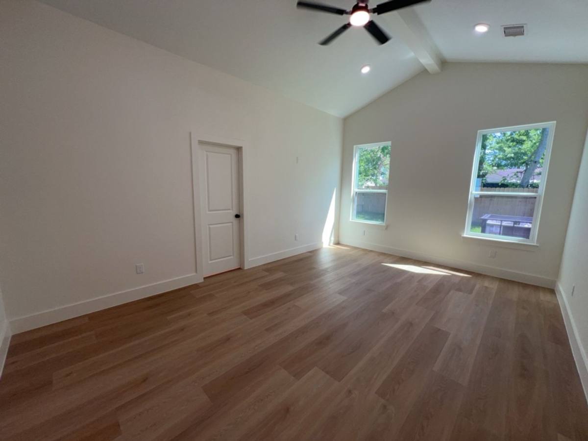 Apartment for rent at 7956 Bonaire St, Houston, TX 77028