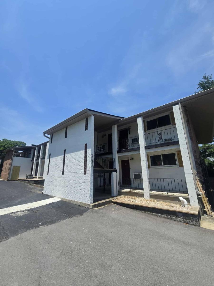Apartment for rent at 5021 Jacksboro Pike #21, Knoxville, TN 37918