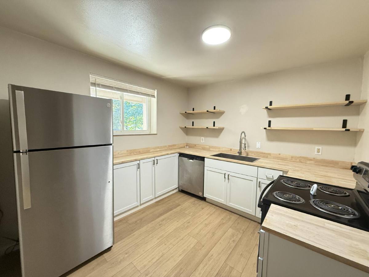 Apartment for rent at 5021 Jacksboro Pike #21, Knoxville, TN 37918