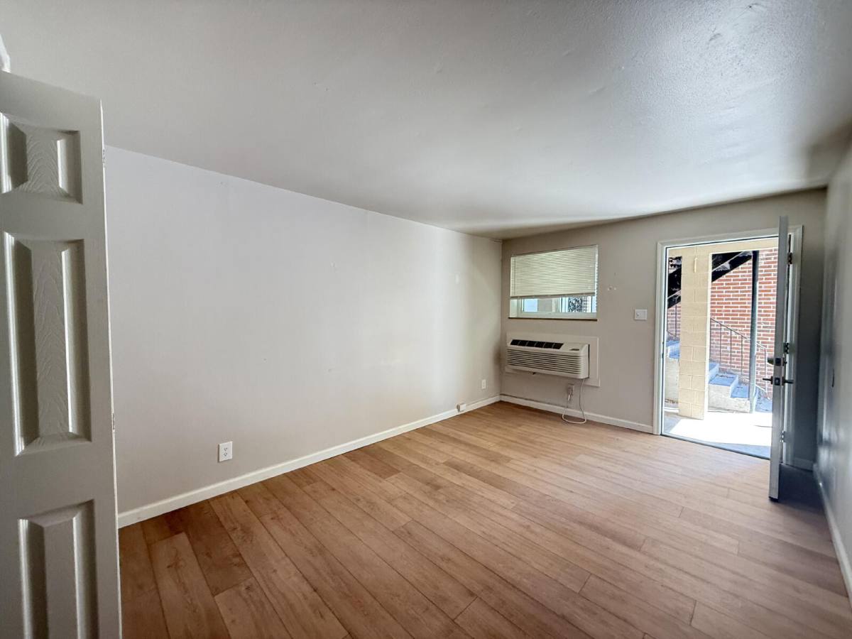 Apartment for rent at 5021 Jacksboro Pike #21, Knoxville, TN 37918