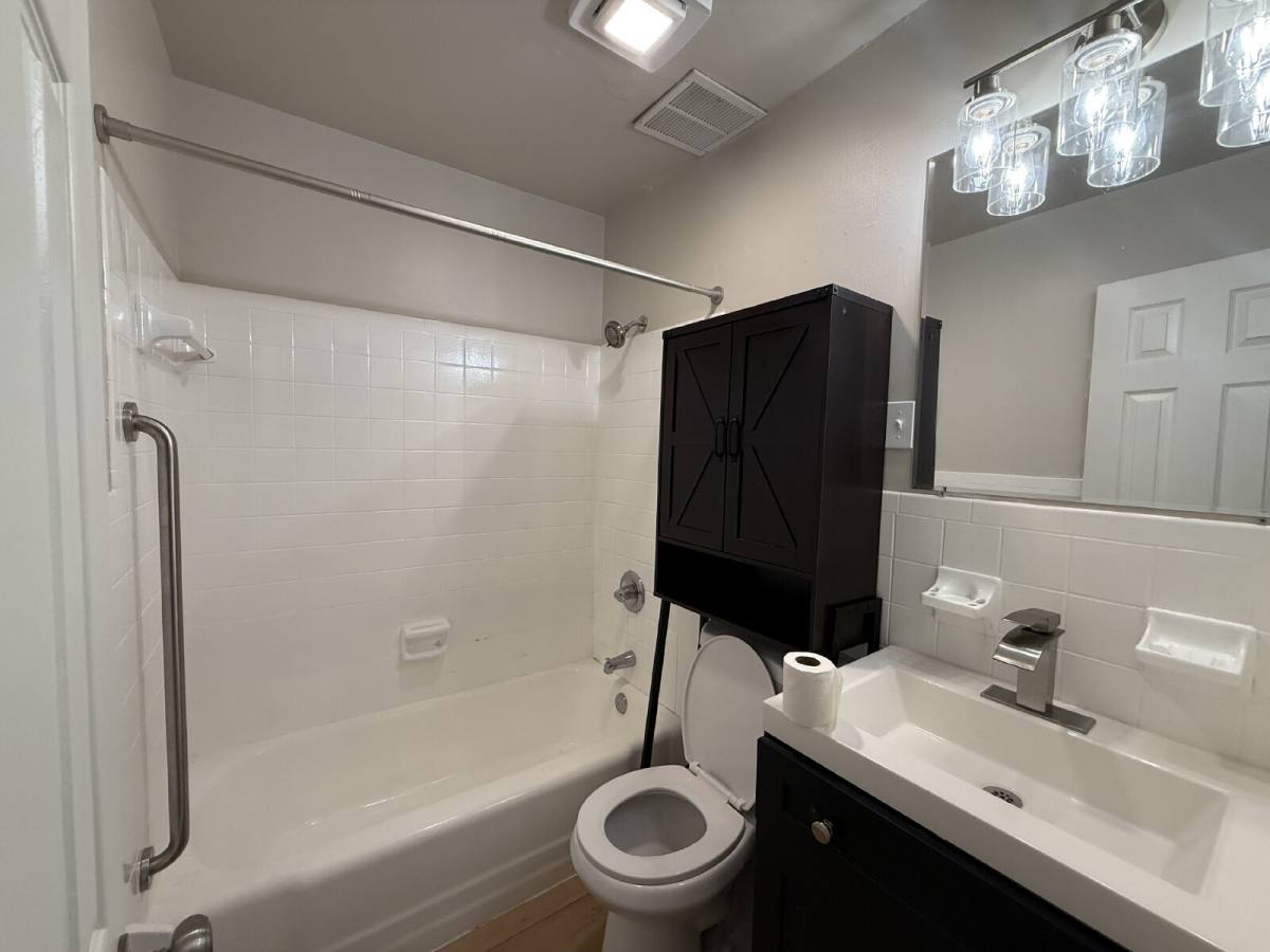 Apartment for rent at 5021 Jacksboro Pike #21, Knoxville, TN 37918