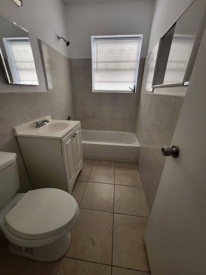 Apartment for rent at 1903 Thomas St, Hollywood, FL 33020