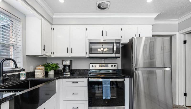 Townhouse for rent at 444 N Oakley St, Salt Lake City, UT 84116