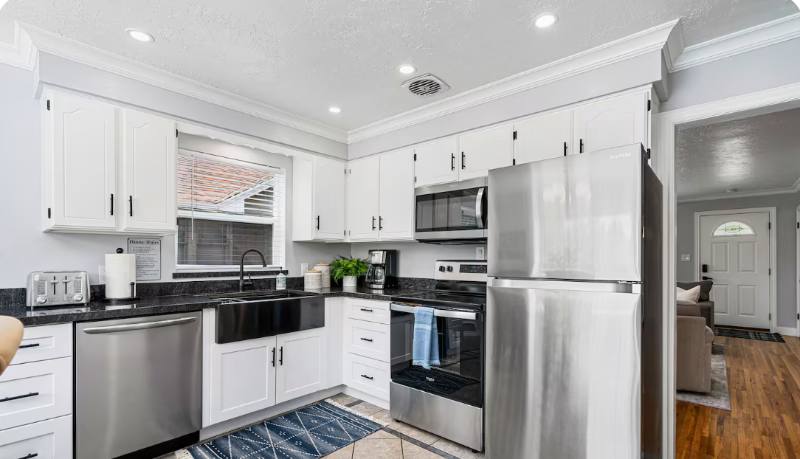 Townhouse for rent at 444 N Oakley St, Salt Lake City, UT 84116