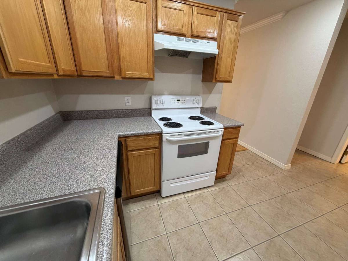 Townhouse for rent at 111 E Rock St, Fayetteville, AR 72701