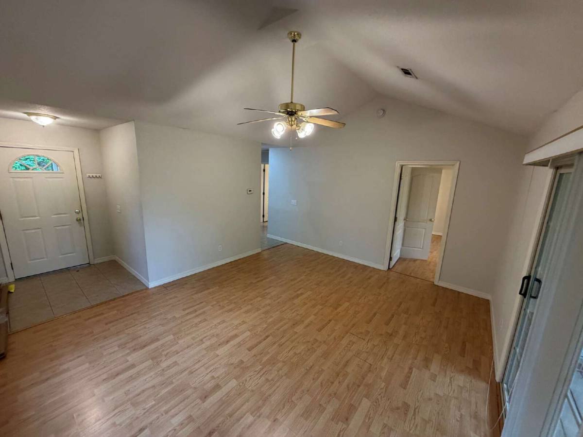 Townhouse for rent at 111 E Rock St, Fayetteville, AR 72701