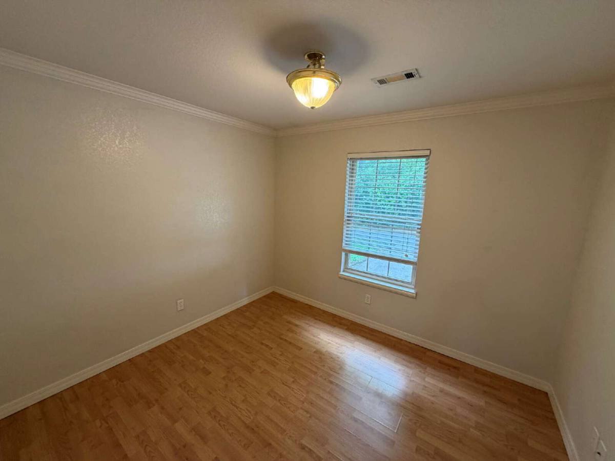 Townhouse for rent at 111 E Rock St, Fayetteville, AR 72701