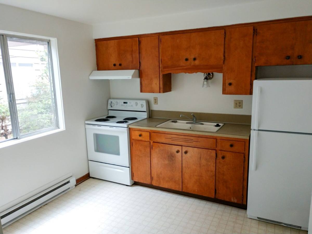Apartment for rent at 132-168 Sunset Ave N, Salem, OR 97303