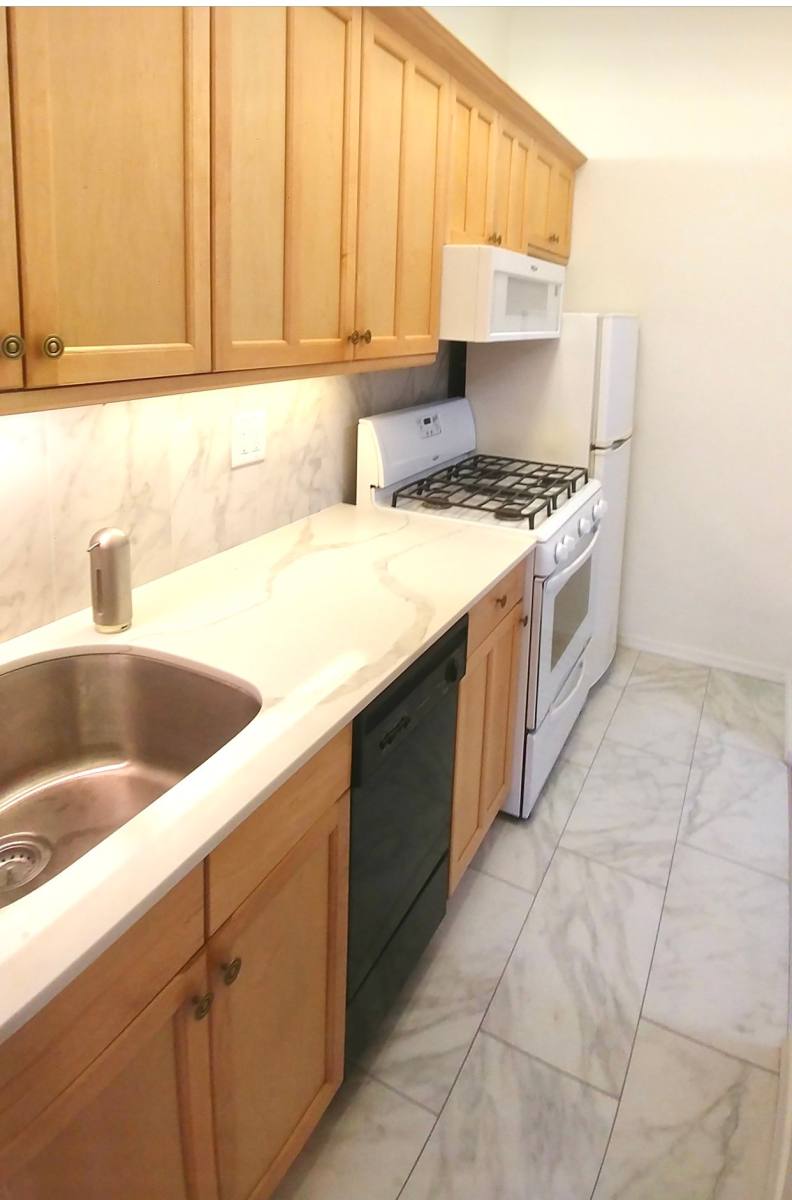 Townhouse for rent at 196 W9th St W 9 Brooklyn Brook, Brooklyn, NY 11231